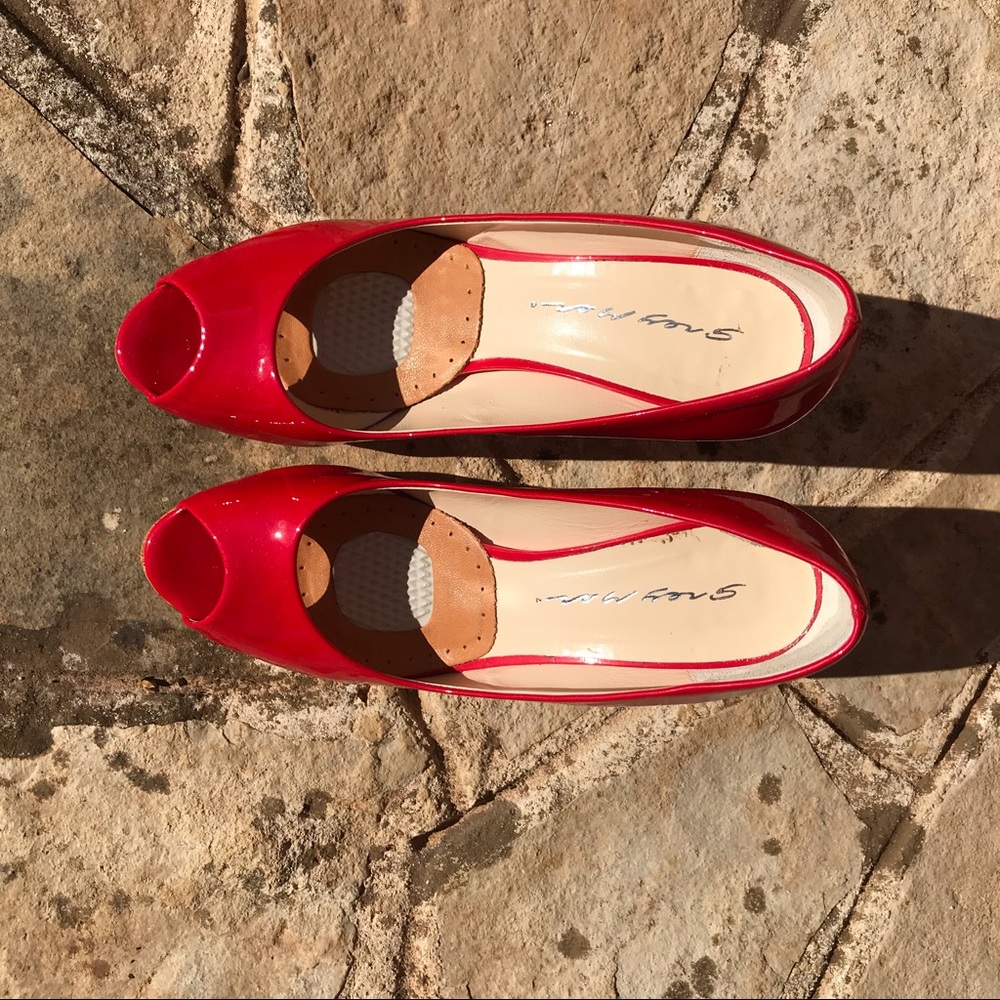 Red peep toe shoes hills! 👠 - Picture 3 of 8